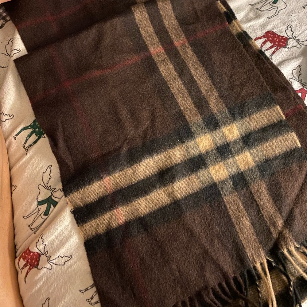 ****SOLD SOLD *** Burberry scarf